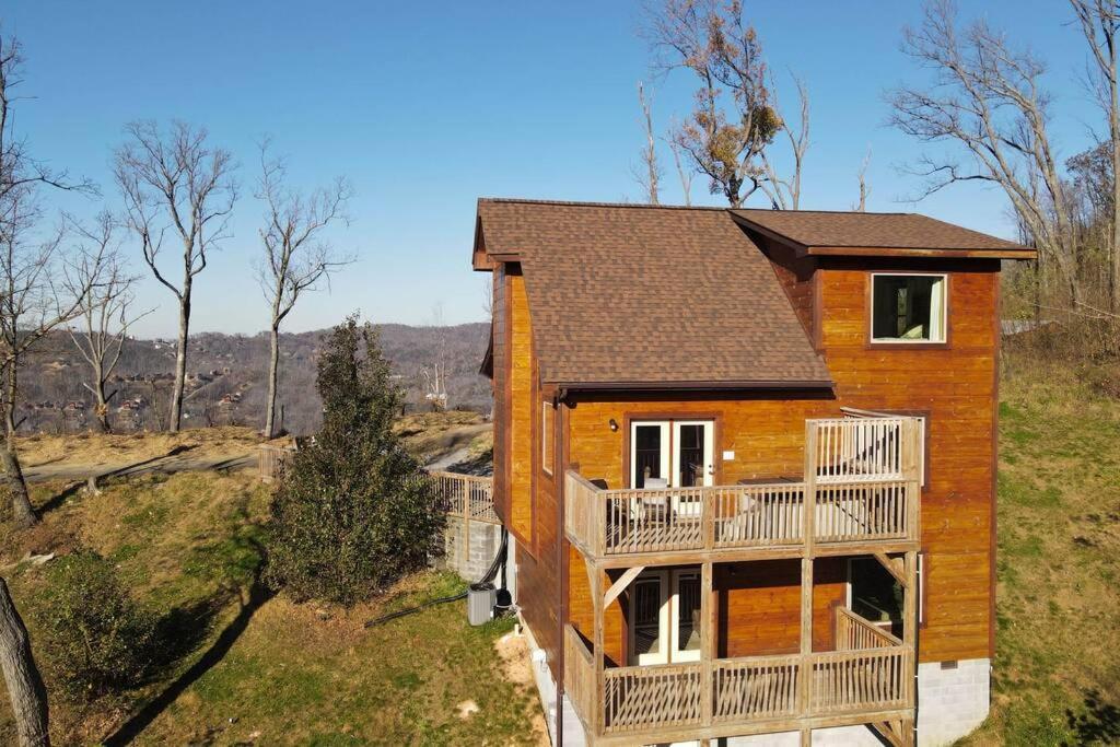 Walnut Ridge Cabin. Sleeps 7-11! Hot Tub, Pool Table, Minutes To Downtown Gatlinburg! Exterior foto